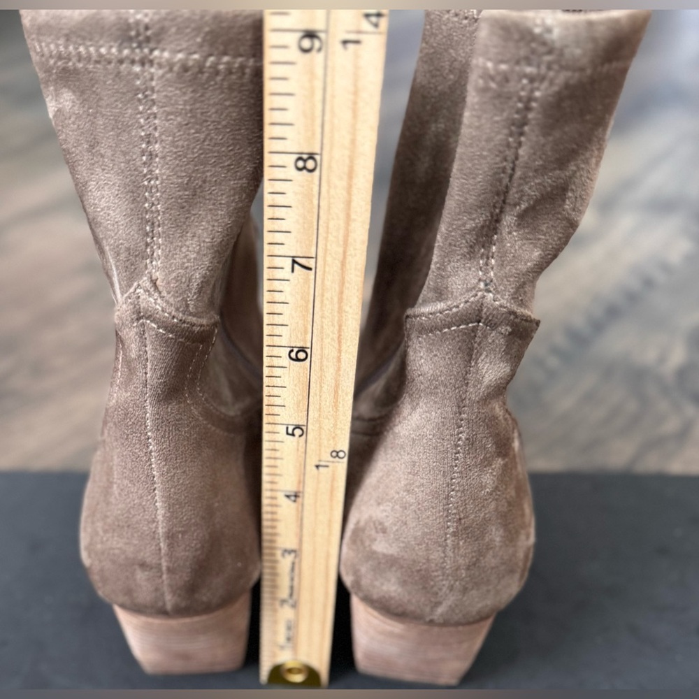 Dolce Vita Women’s Kirbie Taupe Suede Ankle Booties Size 9 - Picture 7 of 11
